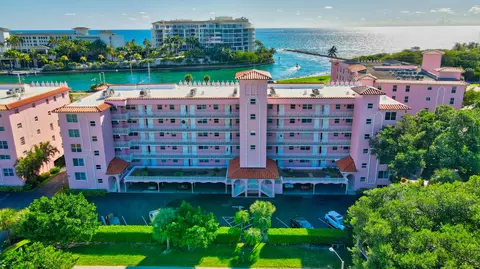 1040 Banyan W #301 C, Boca Raton, FL 33432