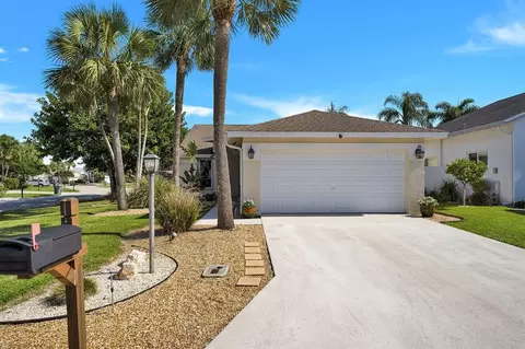8583 Shawe Way, Boca Raton, FL 33433