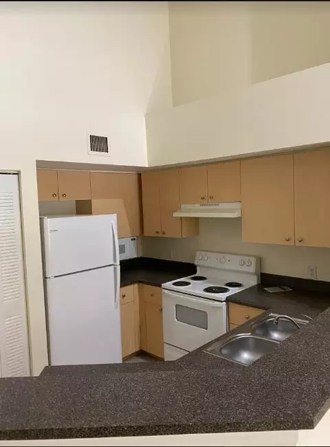 4220 San Marino Blvd #207, West Palm Beach, FL 33409