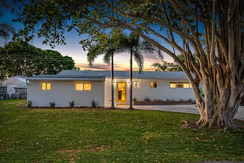 2303 S Wallen Dr, Palm Beach Gardens, FL 33410