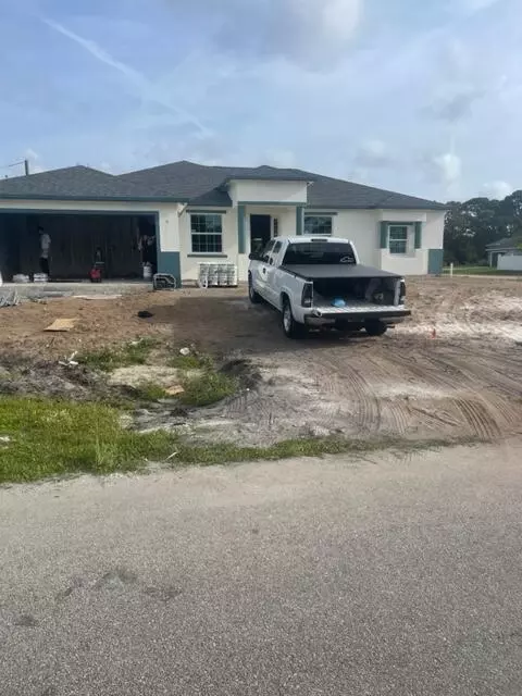 383 SW Nabble Ave, Port Saint Lucie, FL 34953