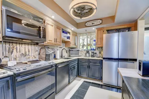 3154 Via Poinciana #115, Lake Worth, FL 33467