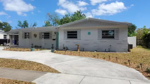 241 N 68th, Hollywood, FL 33024