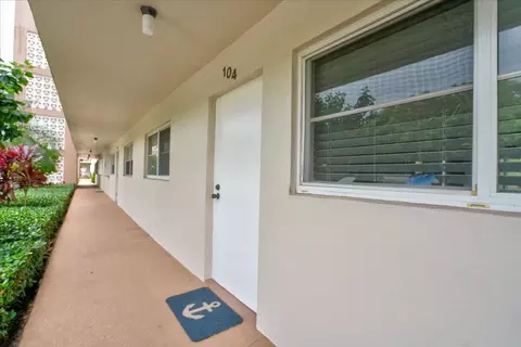 2002 S Federal Hwy #104, Boynton Beach, FL 33435