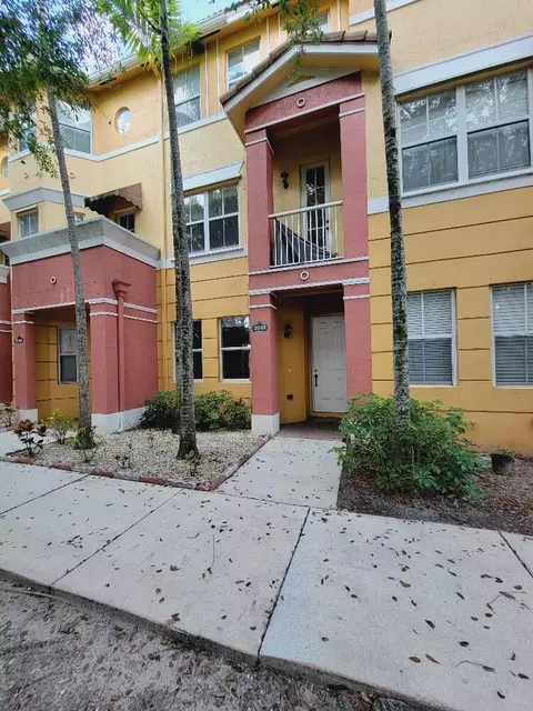 2043 Shoma, Royal Palm Beach, FL 33414