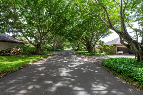 2785 Polo Island Dr #J202, Wellington, FL 33414