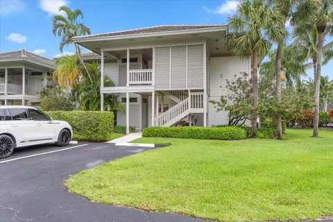 11818 Pebblewood Dr #202, Wellington, FL 33414