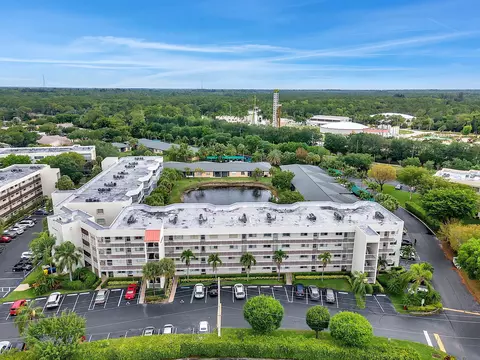 3146 Via Poinciana #217, Lake Worth, FL 33467
