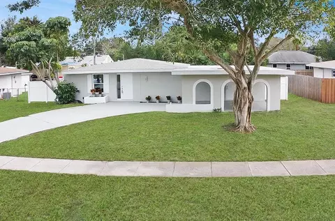 513 20th St SW, Vero Beach, FL 32962