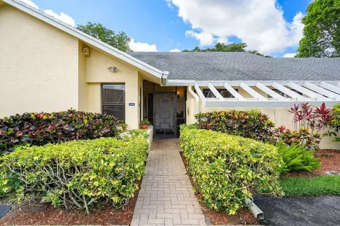 10904 Waterberry Ct, Boca Raton, FL 33498