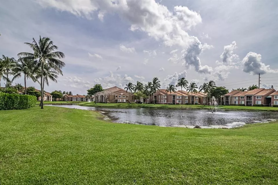  7824 Sonoma Springs Cir #304, Lake Worth, FL 33463 photo 1