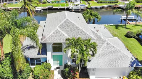 9295 SE Delafield St, Hobe Sound, FL 33455