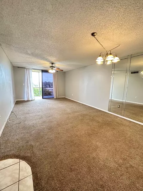 1800 SW 81st #1403, North Lauderdale, FL 33068