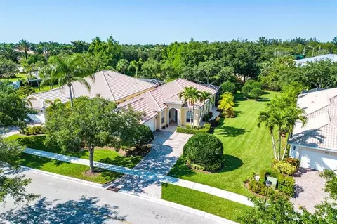 8815 Oldham Way, Palm Beach Gardens, FL 33412