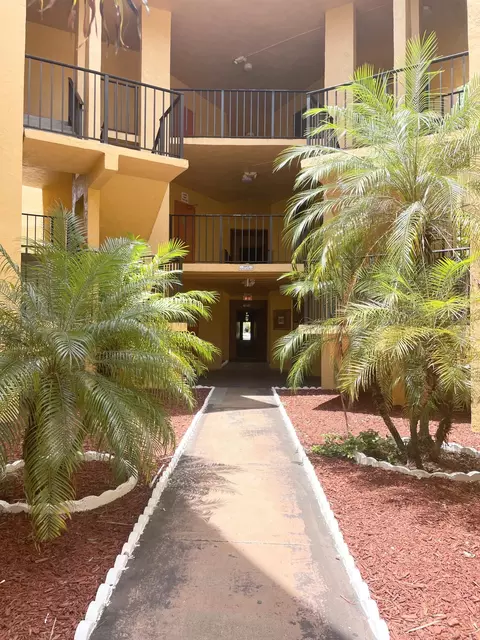 4354 NW 9th #12-3B, Pompano Beach, FL 33064