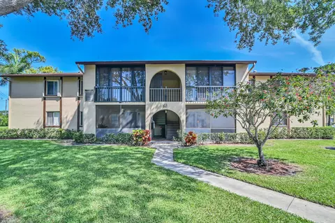 221 Pine Hov #A-2, Greenacres, FL 33463