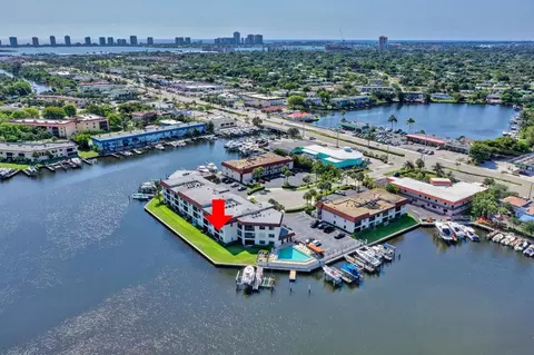 313 Lake Cir #110, North Palm Beach, FL 33408
