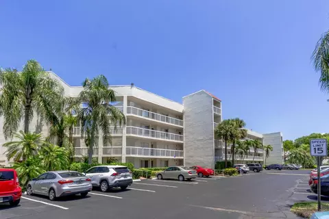 3146 Via Poinciana #403, Lake Worth, FL 33467
