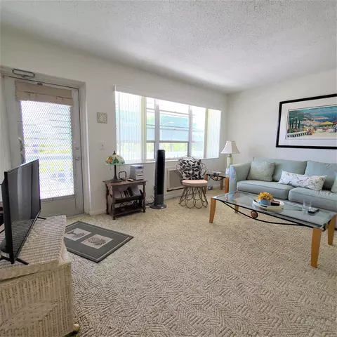 15 Windsor A, West Palm Beach, FL 33417