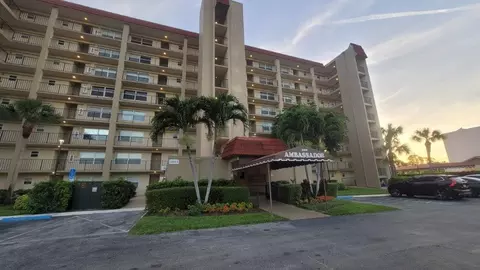 3465 Via Poinciana #103, Lake Worth, FL 33467