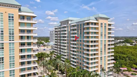 700 E Boynton Beach Blvd #703, Boynton Beach, FL 33435