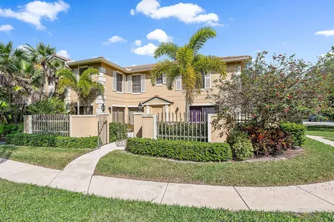 357 Prestwick Cir #3, Palm Beach Gardens, FL 33418