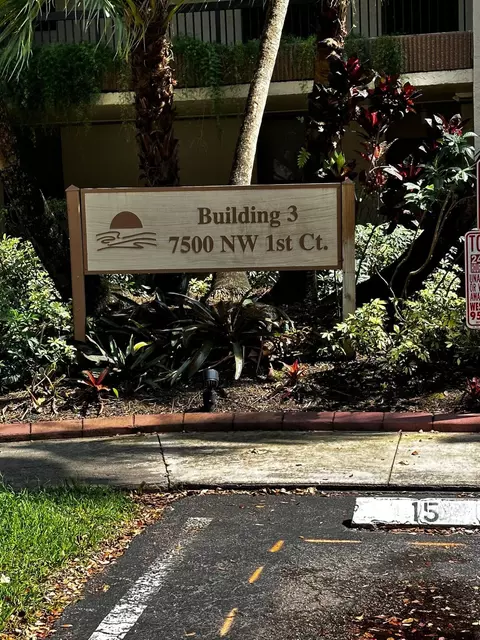 7500 NW 1st #308-3, Plantation, FL 33317