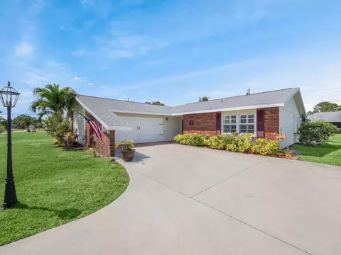 1458 SE Santurce Rd, Port Saint Lucie, FL 34952