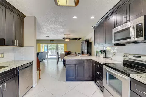 646 Mariners Way, Boynton Beach, FL 33435
