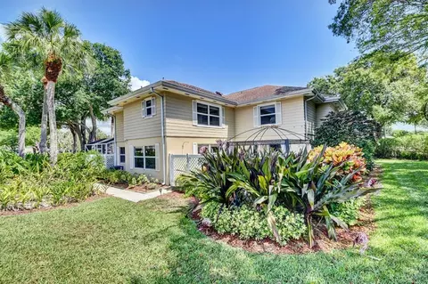 6203 Wheatley Ct, Boynton Beach, FL 33436