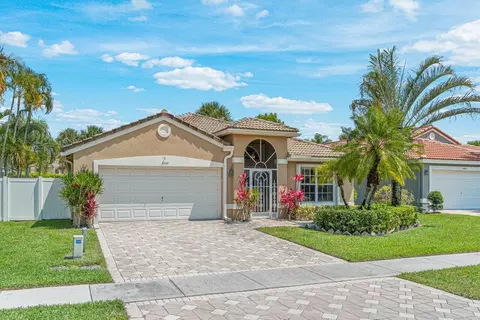 8069 Palm Gate Dr, Boynton Beach, FL 33436
