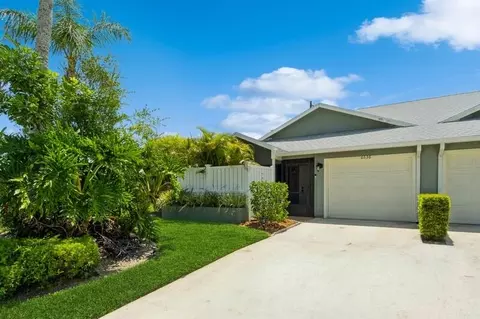 6636 SE Yorktown Dr, Hobe Sound, FL 33455