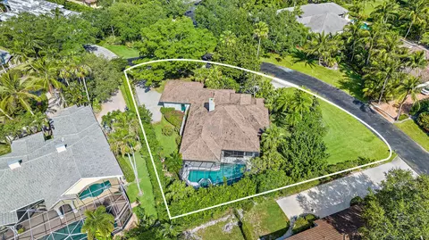 18180 SE Ridgeview Dr, Jupiter, FL 33469