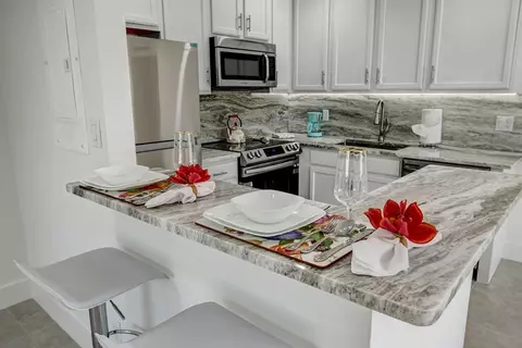 267 Flanders #F, Delray Beach, FL 33484