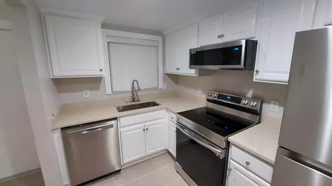 1638 Embassy Dr #102, West Palm Beach, FL 33401