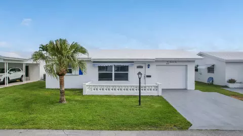 1002 SW 3rd Way, Boynton Beach, FL 33426