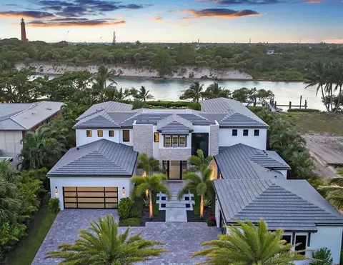 102 Lighthouse Dr, Jupiter Inlet Colony, FL 33469