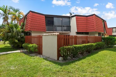 3764 Victoria Dr, West Palm Beach, FL 33406