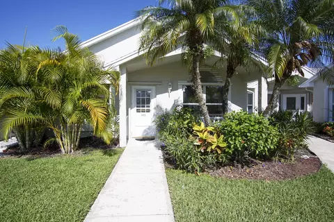 1122 NW Lombardy Dr, Port Saint Lucie, FL 34986