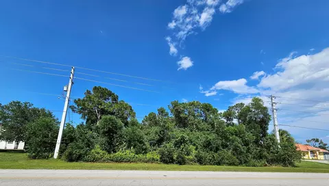 224 SW Paar Dr, Port St Lucie, FL 34953
