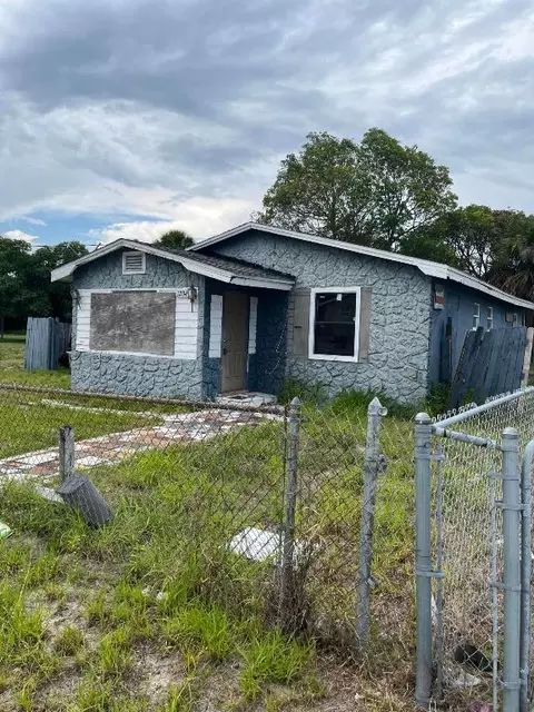 1204 Avenue K Ave, Fort Pierce, FL 34950