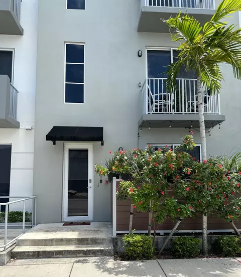 410 NE 36th St #6, Oakland Park, FL 33334