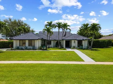 2113 Greenview Cove Dr, Wellington, FL 33414
