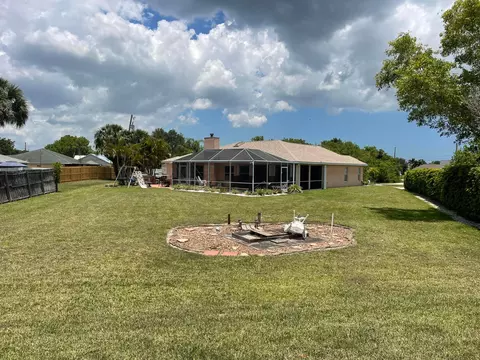 535 SW Knox Ct, Port Saint Lucie, FL 34953