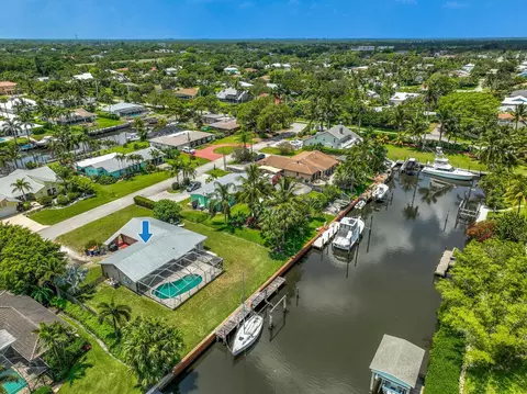 8391 SE Driftwood St, Hobe Sound, FL 33455