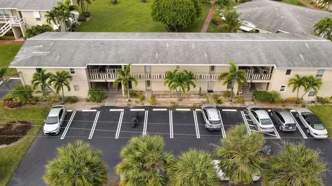 315 S Circle Dr #103, Boynton Beach, FL 33435