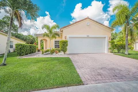 323 NW Treeline Trce, Port Saint Lucie, FL 34986