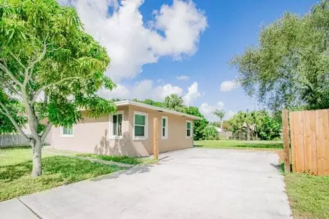 1221 Wellington St, West Palm Beach, FL 33401