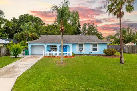 1490 SE Vesthaven Cir, Port Saint Lucie, FL 34952