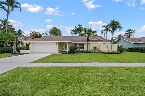 854 Blueberry Dr, Wellington, FL 33414